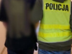 Kolejny atak na ratowników medycznych. „Kopał, pluł”