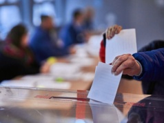 Wątpliwości dotyczące zaświadczeń do głosowania. PKW wyjaśnia