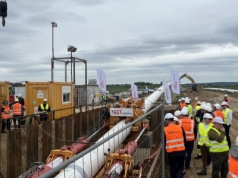 Przełomowy krok dla FSRU. Trwa przewiert gazociągu pod Wisłą
