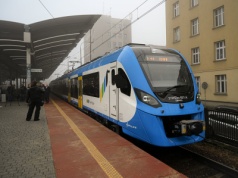 Samorządowe koleje biją rekordy frekwencji i kupują nowe pociągi