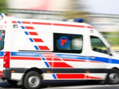 Tragedia w jednej z krakowskich komisji wyborczych. Nie żyje 75-latek, nagle zasłabł