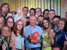 Językowy uścisk Putina. Jak Kreml pozbawia głosu narody Rosji