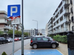 W Kołobrzegu rusza letnia strefa płatnego parkowania [ZDJĘCIA]