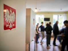 Kontrowersje w lokalach. Ziobro i Matecki zalecali korzystanie z nieautoryzowanej aplikacji