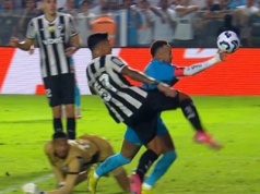 Neymar niczym Maradona. Ale z czerwoną kartką (WIDEO)