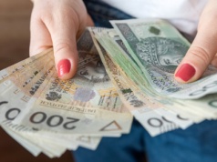 Te wypłaty ruszają od 2 czerwca. 3382 zł miesięcznie, niezależnie od dochodu