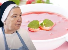 Genialna zupa truskawkowa siostry Anastazji. Wystarczy pół kilo truskawek i 4 składniki