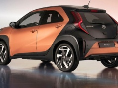 Nowa Toyota Aygo X wjeżdża na rynek. Od teraz ma napęd hybrydowy