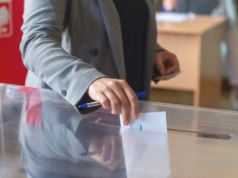 Exit poll vs late poll — dlaczego te wyniki się różnią?