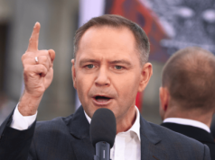 Warszawska giełda spływa czerwienią. Rynek reaguje na wygraną Karola Nawrockiego