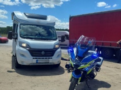 Bydgoscy policjanci odzyskali kampera skradzionego w Niemczech. Paser zatrzymany
