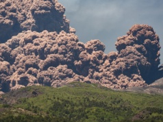Włochy. Erupcja wulkanu Etna. Turyści uciekali w popłochu. 