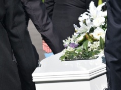Zasiłek pogrzebowy będzie znacznie wyższy. Prezydent podpisał ustawę