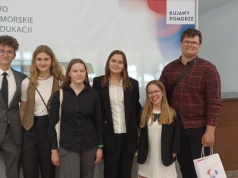 Zdobywają olimpijskie szczyty i stypendia. Prymusi z regionu na spotkaniu z marszałkiem