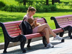 Polacy coraz więcej wydają na zwierzęta i coraz mnie na dzieci. 