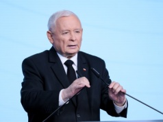 „Demokracja walcząca otrzymała czerwoną kartkę”. Jarosław Kaczyński proponuje utworzenie rządu technicznego