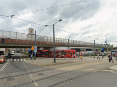 Estakada grozi zawaleniem. Nie kursują tramwaje i pociągi