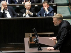 Ostra krytyka Zandberga w stronę Tuska. Straszy PiS-em i Mentzenem. 