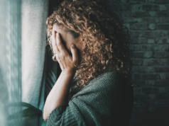 Dorota ma 43 lata i MBA. "Szukam pracy od lipca i nic. Już nawet pisałam CV białą czcionką"