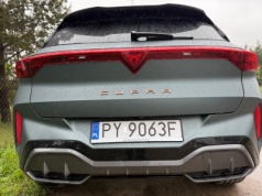 Nowiutki SUV Cupry tańszy niż hybrydowe chińczyki. Ma ogromny bagażnik i pali 5,5 litra