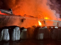 Pożar hali magazynowej z mączką w Jezuickiej Strudze