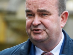 Radny PiS opublikował kontrowersyjną grafikę w sieci. Teraz przeprasza. 
