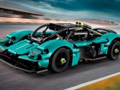 Aston Martin Valkyrie dobrze się składa, bo składa się z LEGO