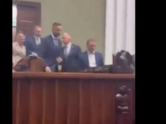 Nitras wyśmiany na sali sejmowej przez posłów PiS. Ich reakcja mówi wszystko [WIDEO]