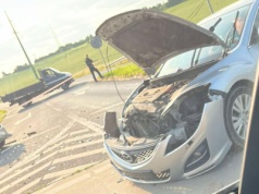 Zderzenie dwóch aut na łączniku autostradowym