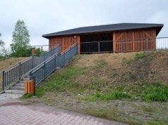 Wandalizm nad Zalewem Zemborzyckim. Policjanci zatrzymali dwóch 15-latków na gorącym uczynku