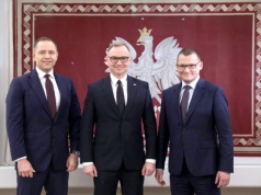 To Szefernaker pomógł Nawrockiemu wygrać. Do pałacu wołałby nie iść. „On i Karol to dwa światy”