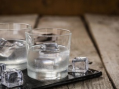 Będzie trudniej kupić alkohol przez internet. Resort ma nowy plan