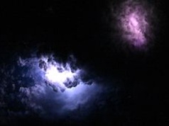 Zjawiskowe zdjęcia burzy z kosmosu. Astronauci pokazują nowe szczegóły