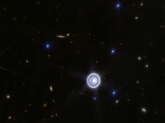 Webb odkrył lód wokół młodej gwiazdy. Nowy trop formowania planet