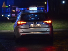 Krwawa zemsta na czworonogu? Pies dostał nożem za to, że ugryzł napastnika!