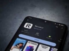 Fintechy coraz mocniej podgryzają tradycyjne banki. Revolut i Klarna rozszerzają ofertę