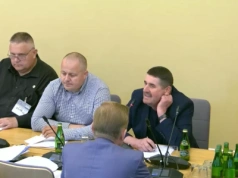 Na pola wrócą komisje? Ostry spór o aplikację suszową w Sejmie