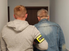 "Lekarz" po zawodówce. Przyjmował pacjentów, przyrządzał leki, prowadził badania