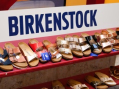 Birkenstocki taniej o 50% - to idealne buty na haluksy. Za 49 zł też w CCC