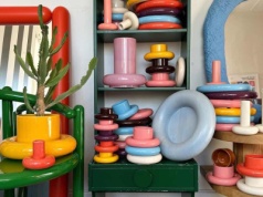IKEA łączy siły z kultowym projektantem. Ta kolorowa kolekcja rozgrzeje Instagram!
