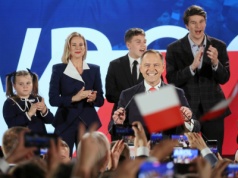 Siemoniak odpowiada na hejt ws. córki Nawrockiego. Sprawą zajmą się służby. 