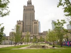 Plac Centralny – zielona przestrzeń w sercu Warszawy
