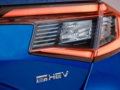 Mniejsze, czyli lepsze. Honda bawi się w miniaturyzację i kompresuje hybrydy