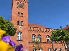 Burmistrz Szczecinka wprowadza 4-dniowy tydzień pracy. Problem wakatów zniknął z dnia na dzień