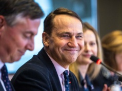 Sikorski odgryzł się Muskowi. "Widzisz wielki człowieku"