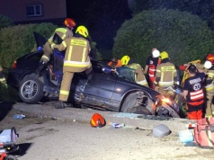 Poważny wypadek w powiecie gorlickim. Trzy osoby w szpitalu [ZDJĘCIA]