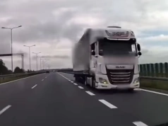 Ciężarówką pod prąd na S7. 65-latek straci prawo jazdy [WIDEO]