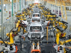 BYD twierdzi, że najlepszą obroną jest atak. Koncern pozwał 37 osób