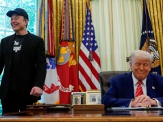 Gdzie Trump i Musk się kłócą, tam internauci korzystają. Sieć zalała masa memów