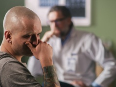 Polacy w szponach nowotworów. Najnowszy raport ujawnia, kto choruje najczęściej